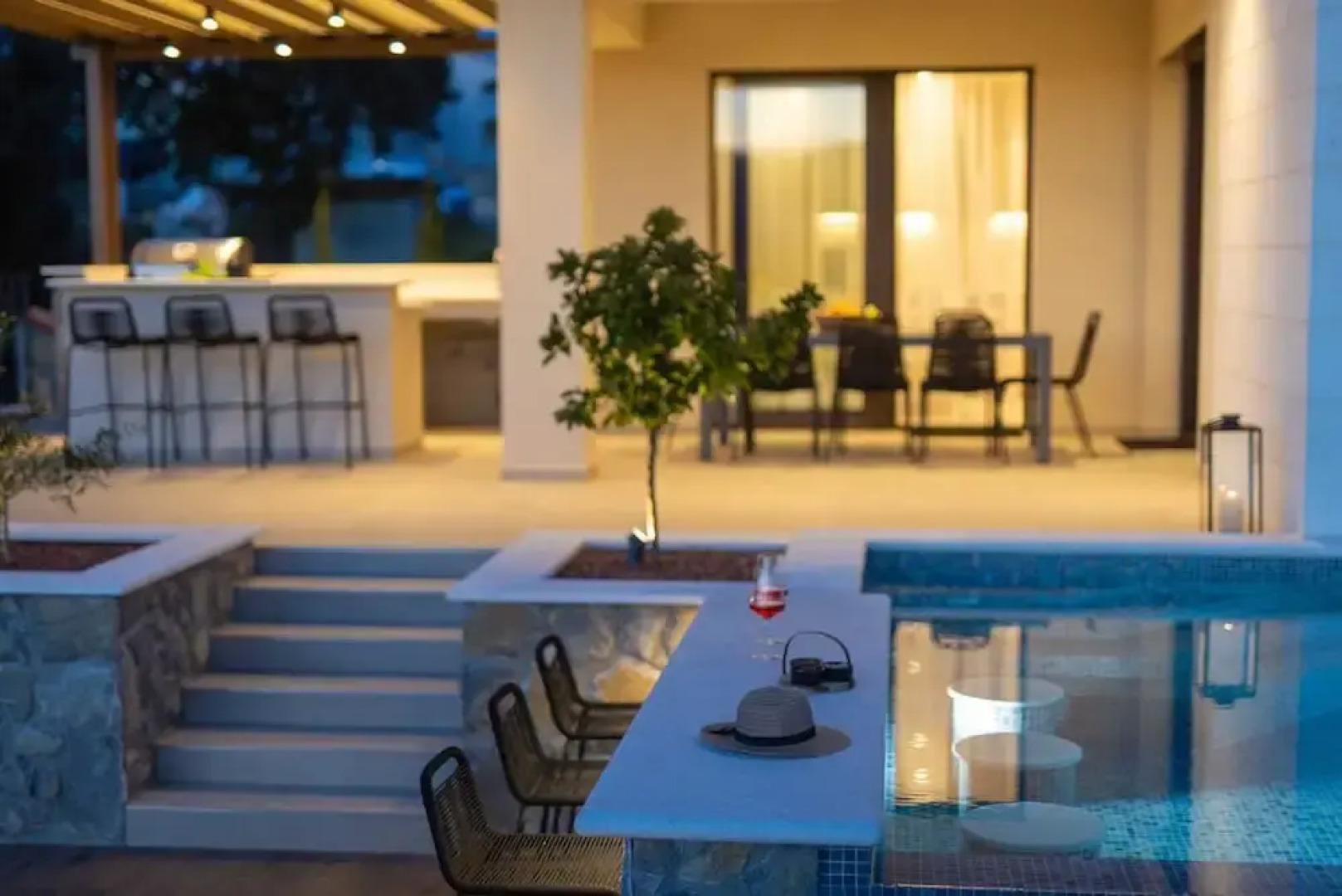 Villa Lady With Heated Pool Jacuzzi and Sauna