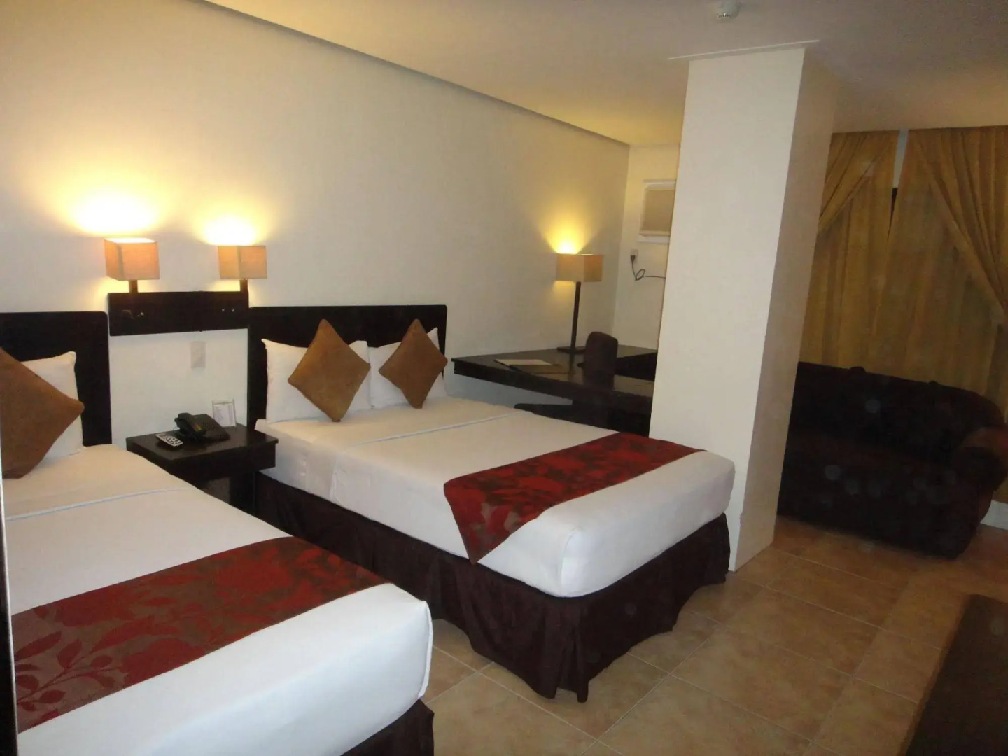 Premiere Citi Suites