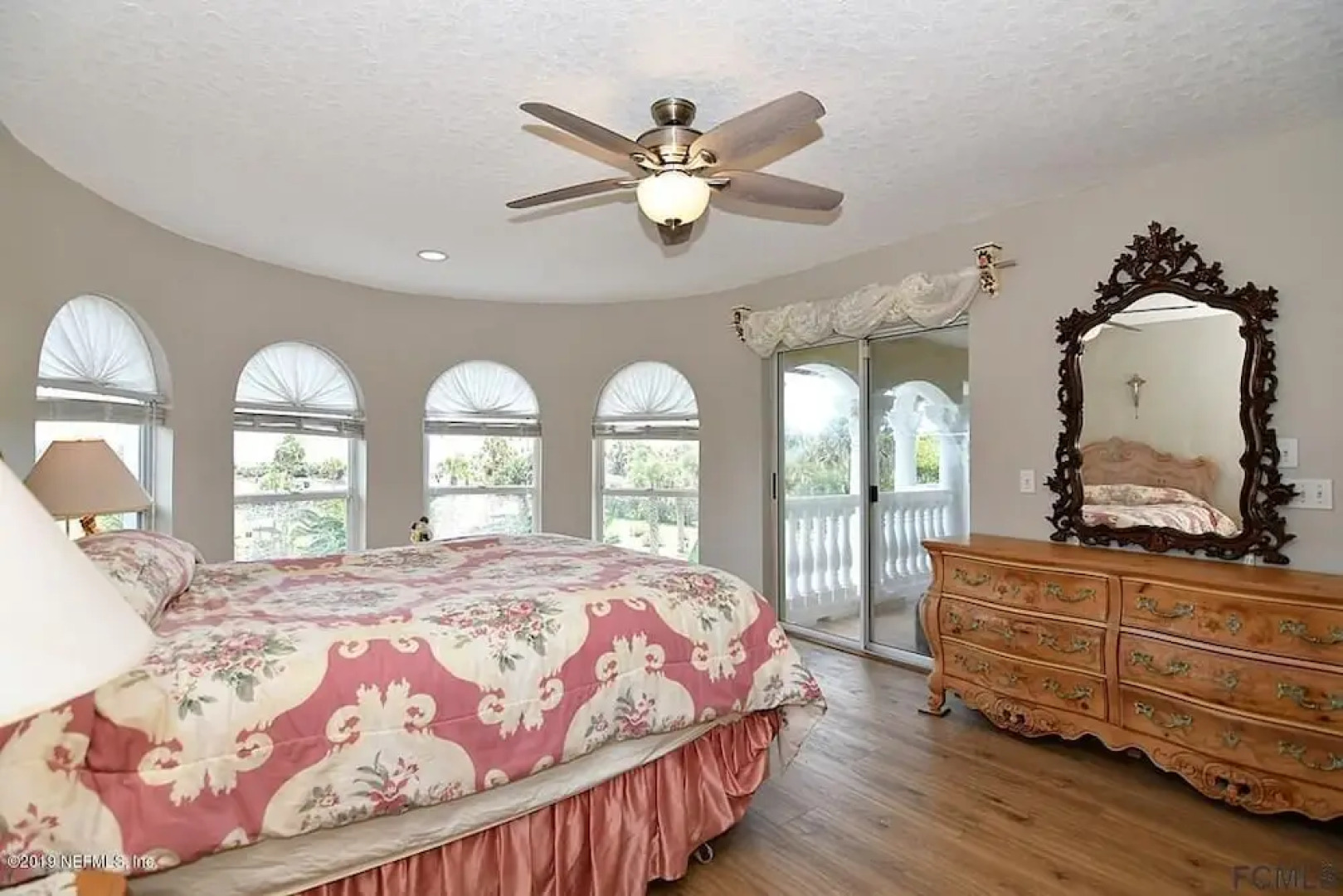 Castle by the Sea, 7 Bedroom, Ocean View, Putting Green, Tiki Bar, Sleeps 17