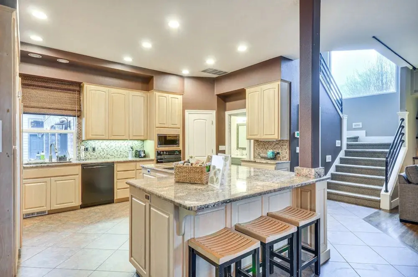 Spacious Oregon Home w/ Fire Pit & Grill!