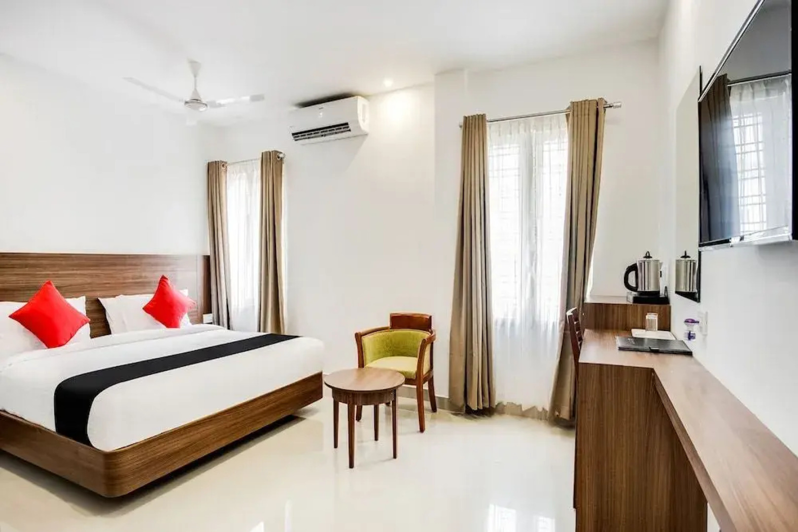 Capital O 60558 Hotel Midhuna International