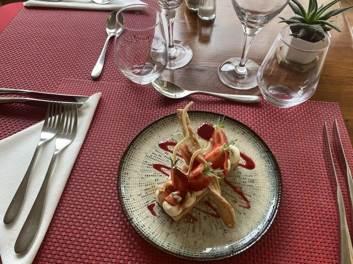 Logis Hôtel Domaine les Falaises