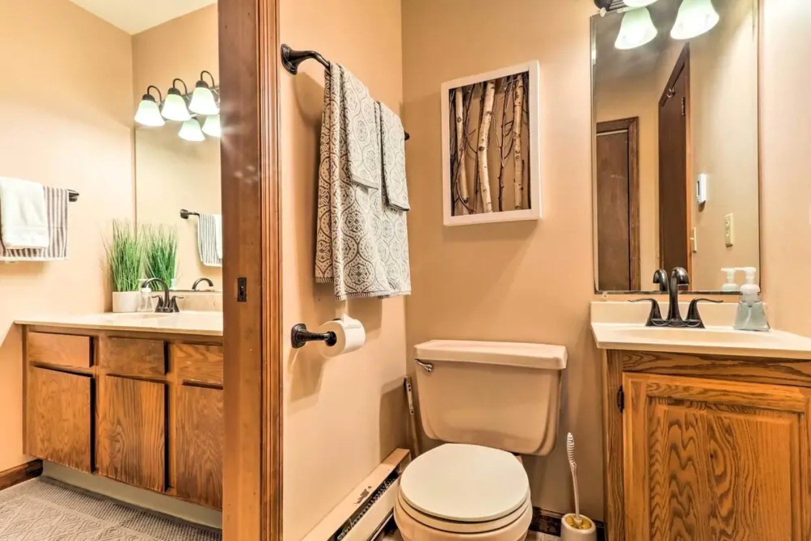 Lake Harmony Home w/ Deck - 3 Mi to Ski Slopes!