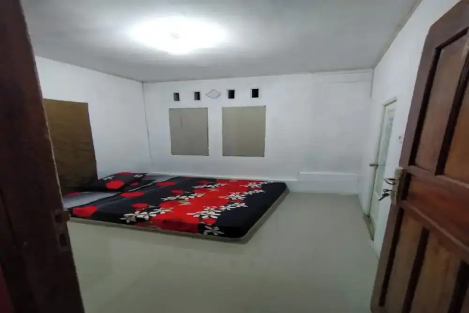 EXPRESS O 91702 Mandeh Homestay Syariah Near Bank Nagari PT Bank Pembangunan Daerah (BPD) Sumbar Cabang Painan