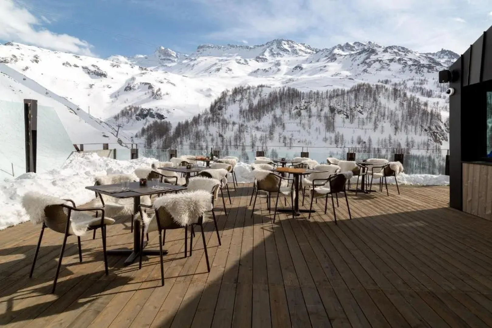 Bergman Mountain Hotel