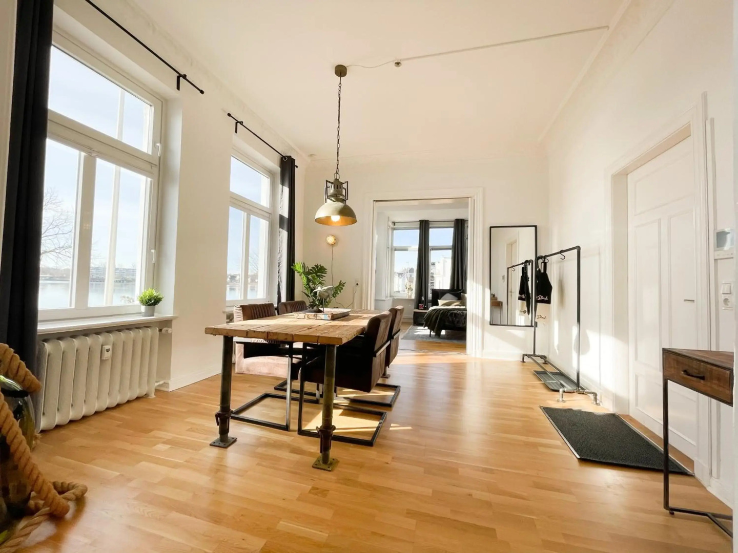 Altbauwohnung mit Schleiblick - Erster Stock