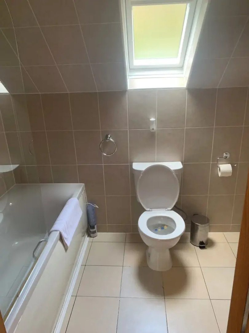 Captivating 5-bed Cottage With Private hot tub