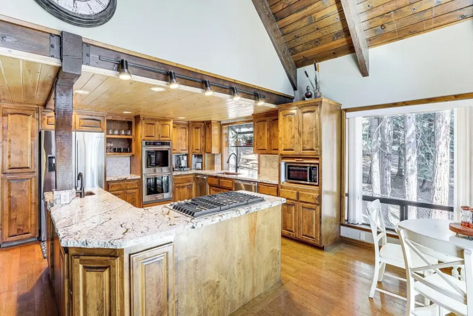 Spacious Retreat w/ Backyard: 1 Mi to Lake Almanor