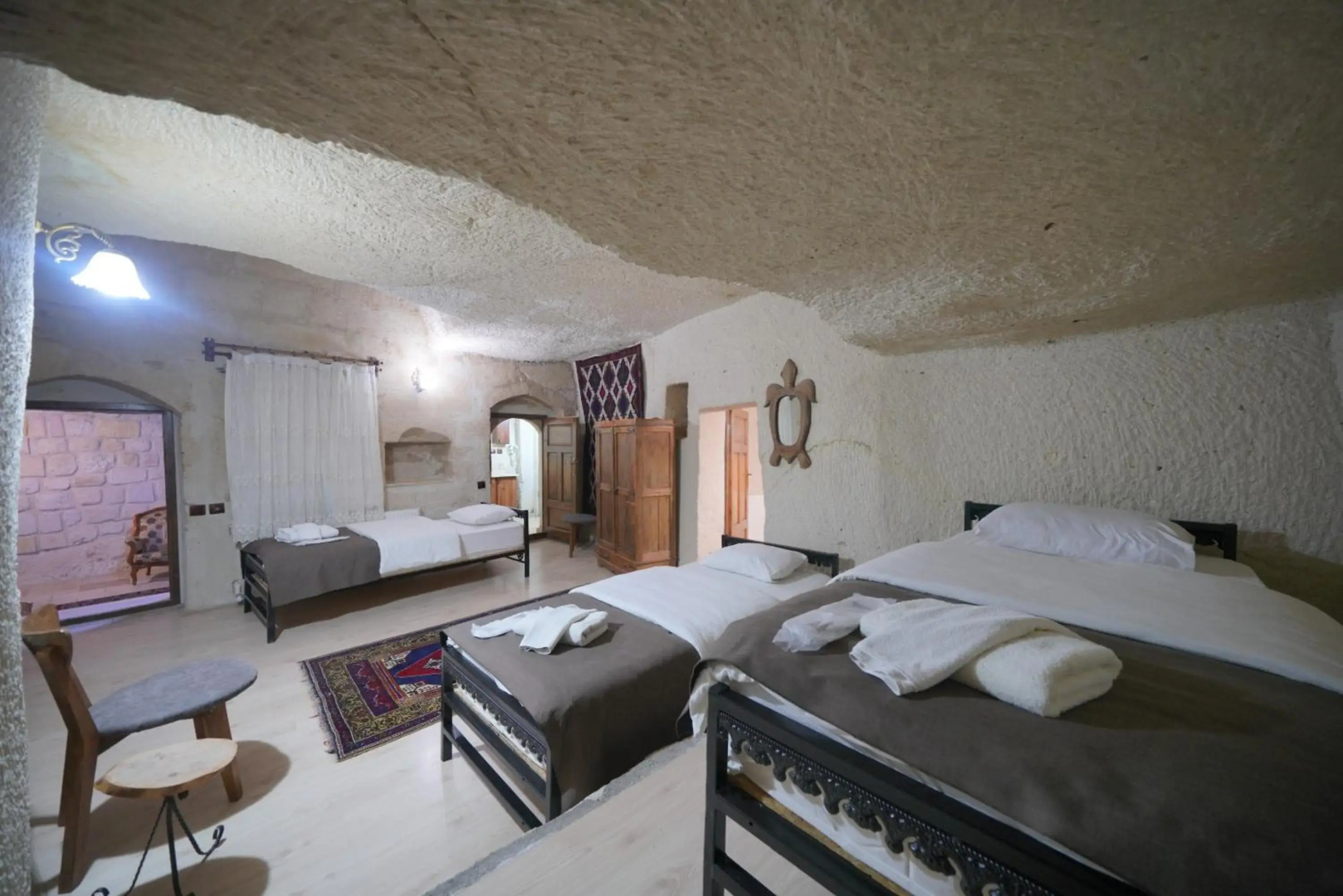Megaron Cave Hotel