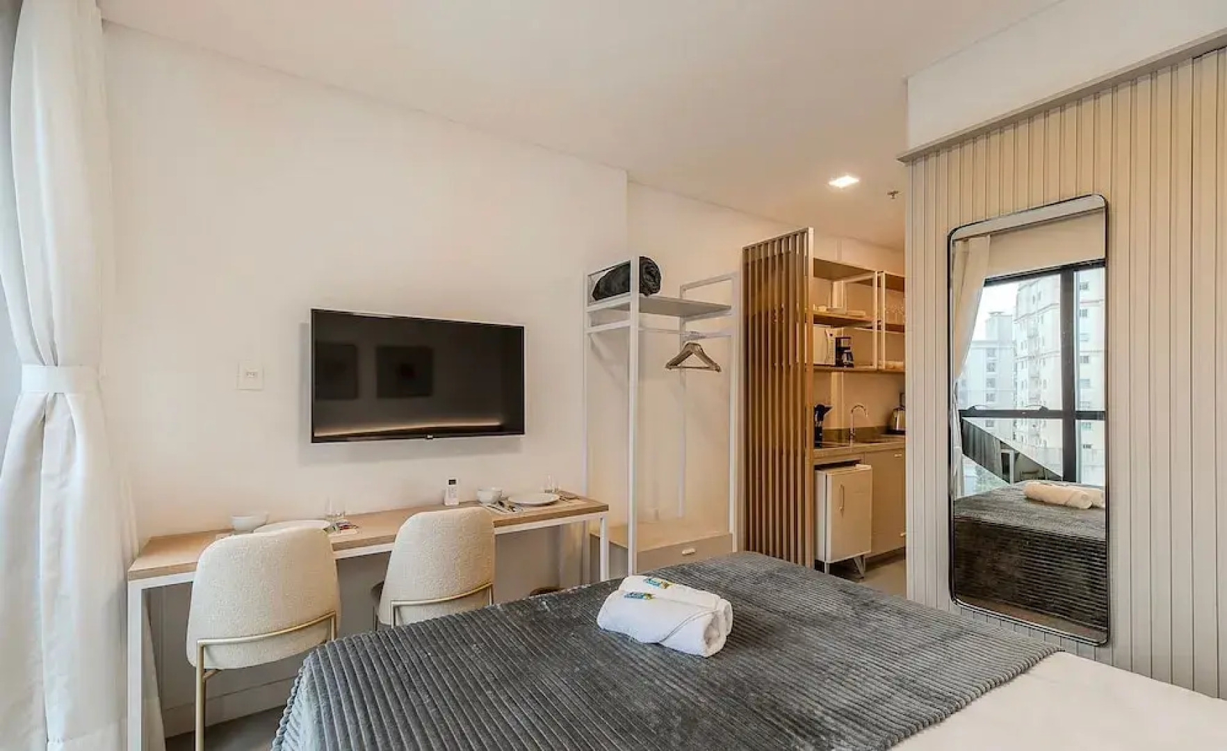 MHFBs Edifício Moderno piscina vista mar