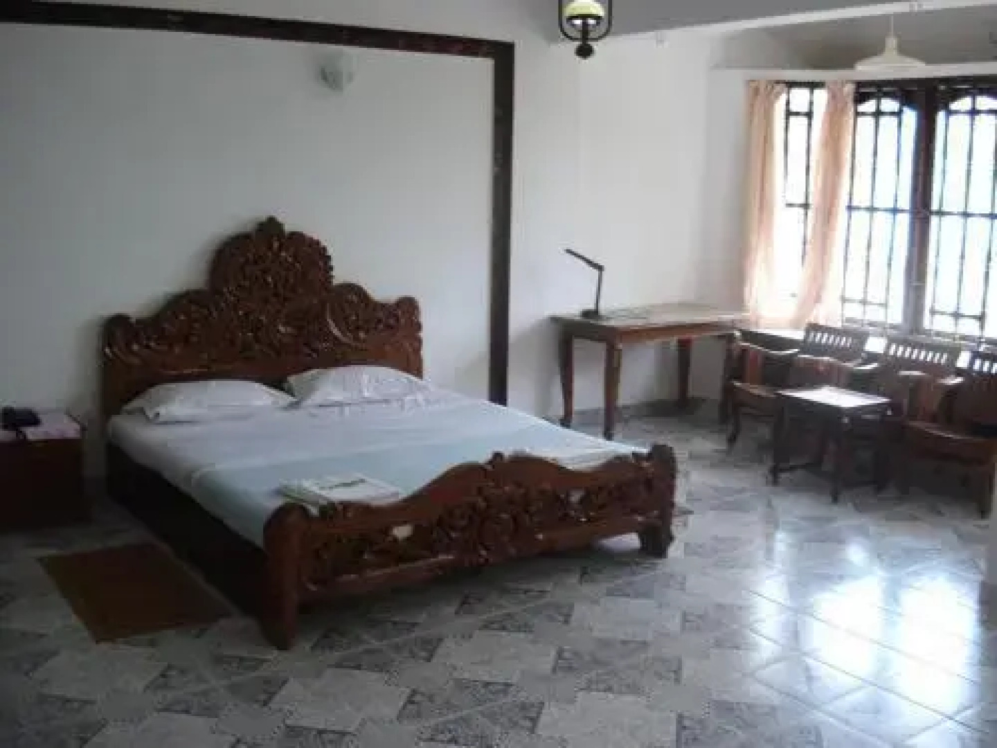 Shirleys Beach Hotel