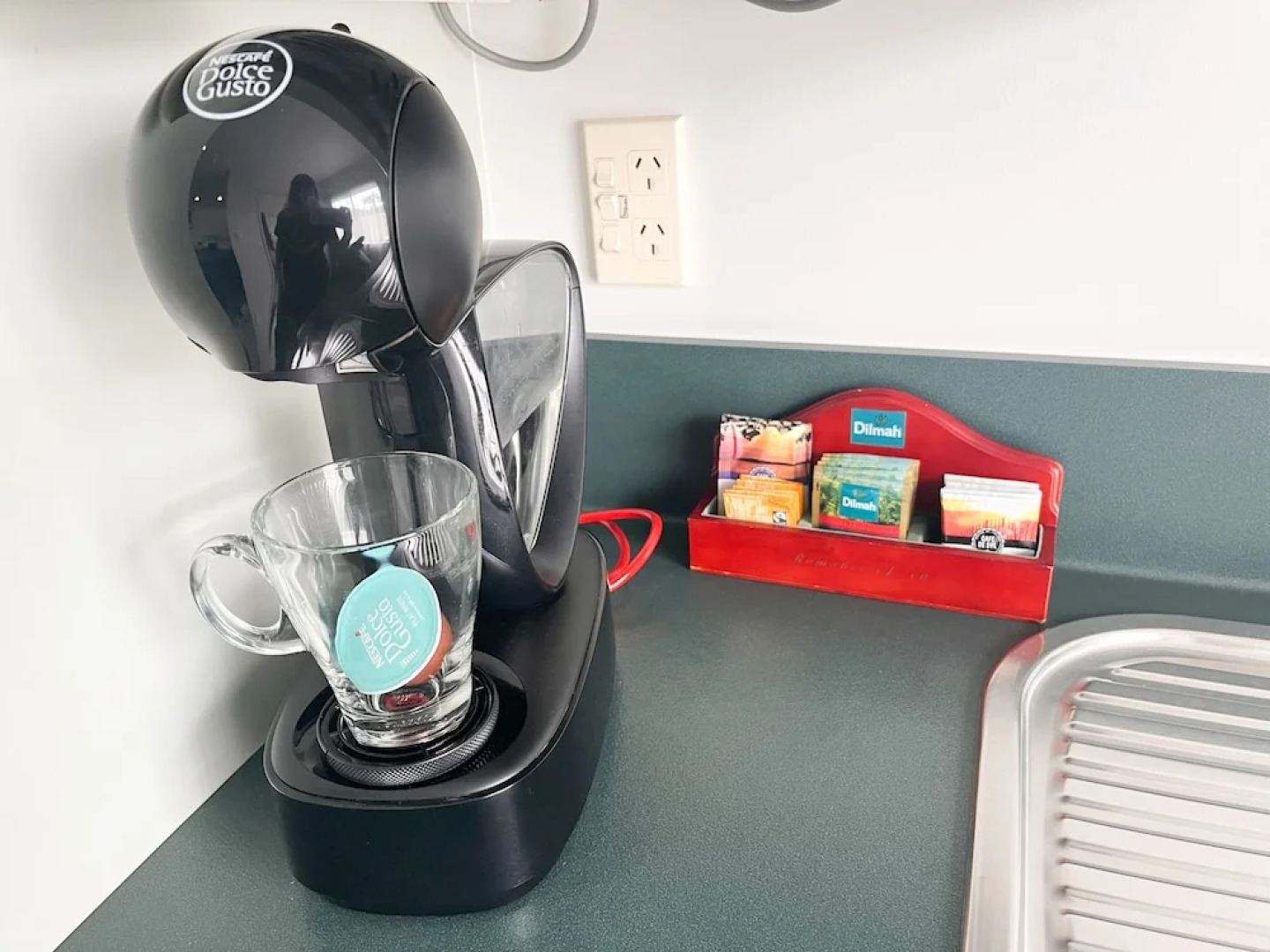 Camelot Motor Lodge 2004