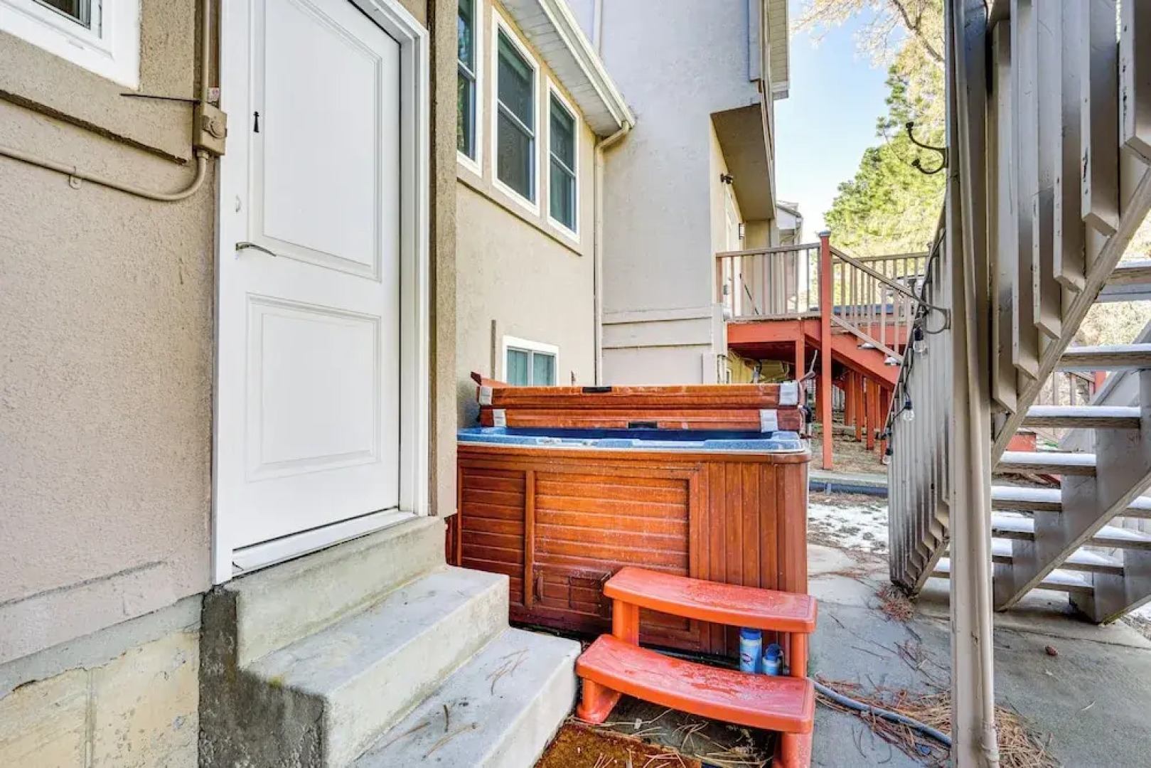 Modern Townhome w/ Hot Tub: 10 Mi to Snowbird!