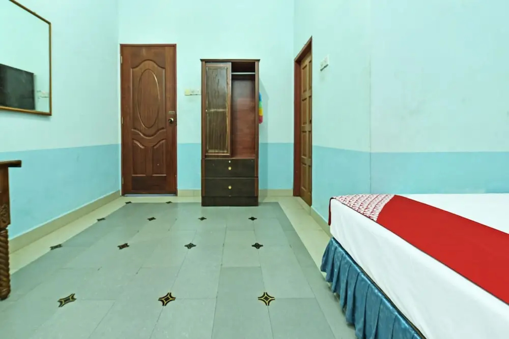 OYO 90441 Cz Traveler's Hotel