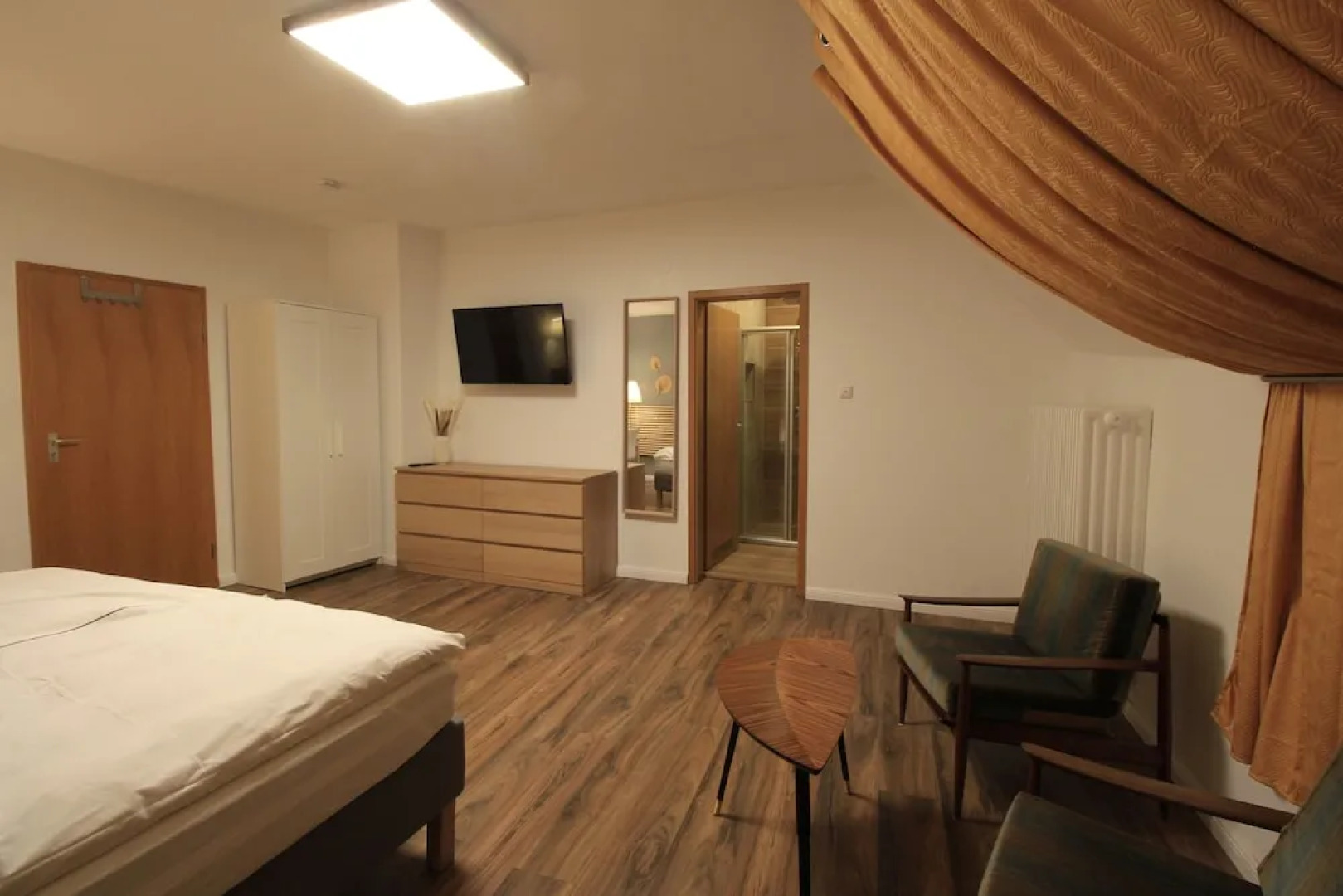 Asia Dreieck Pension Zimmer