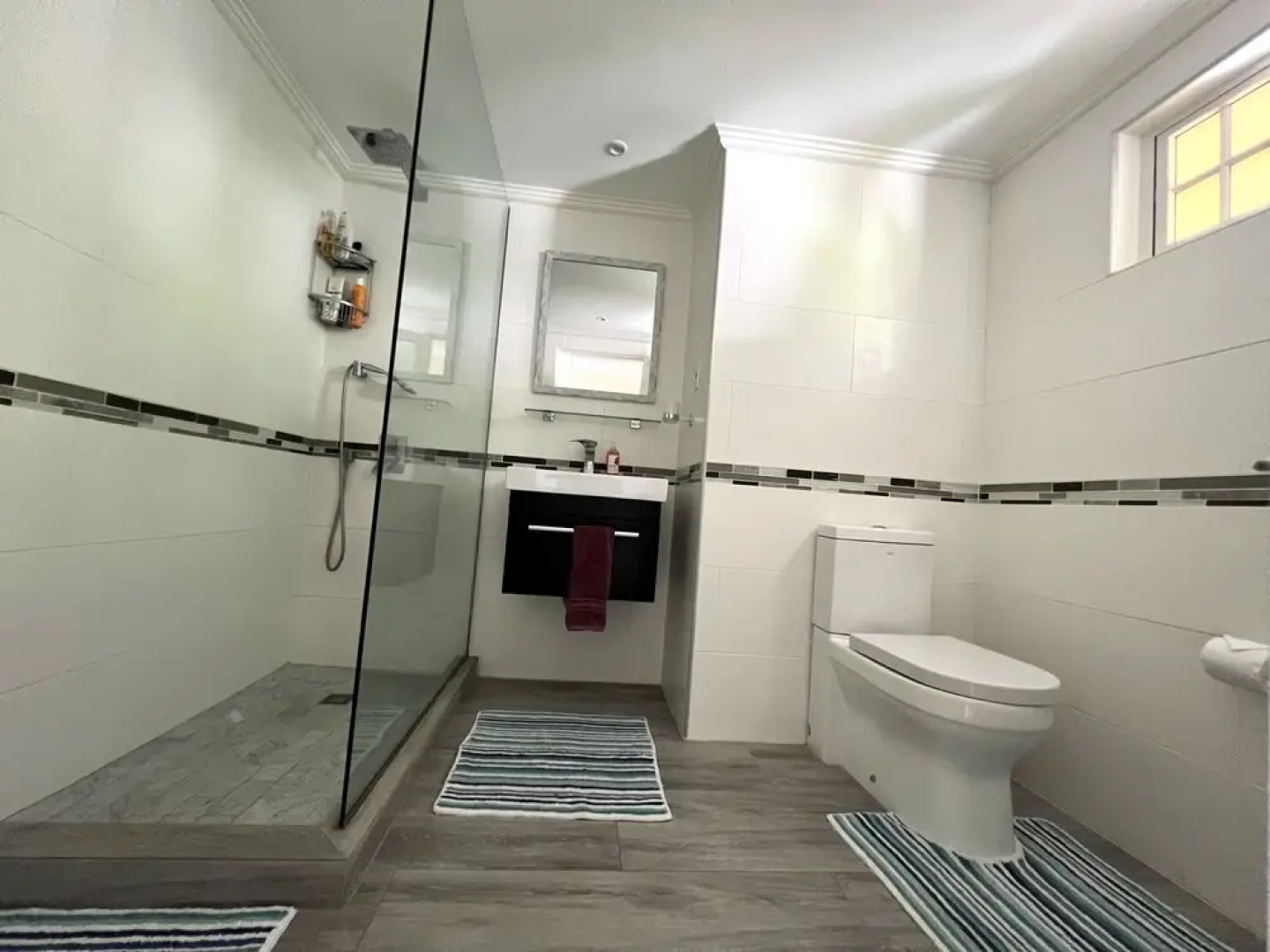 Rockley Golf 810 is a 2 Bedroom, 2 Bathroom 1st Floor Apartment With Pool