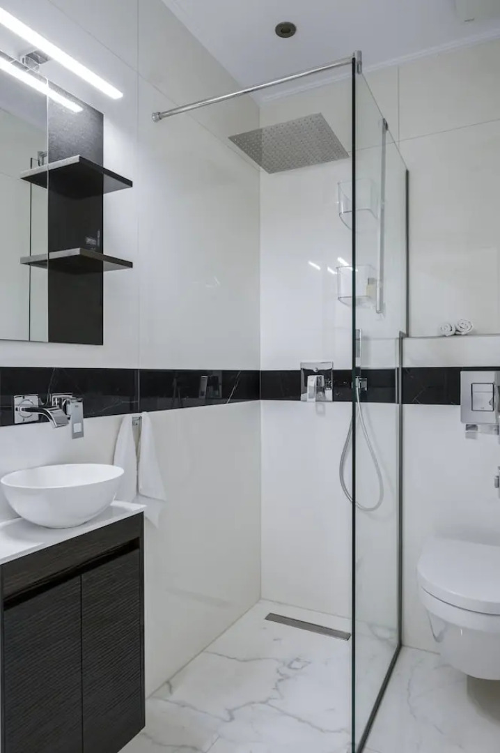 Villa Monte Leone by Konnect with Pool, Hot Tub, Spa Room & Stunning Seaview