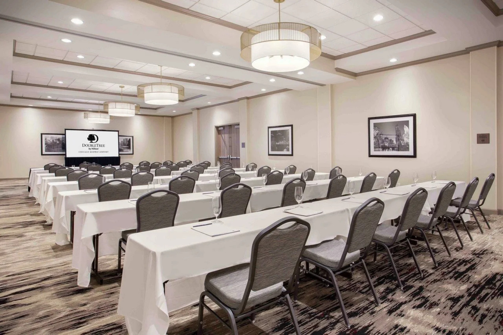 DoubleTree by Hilton Chicago Midway Airport