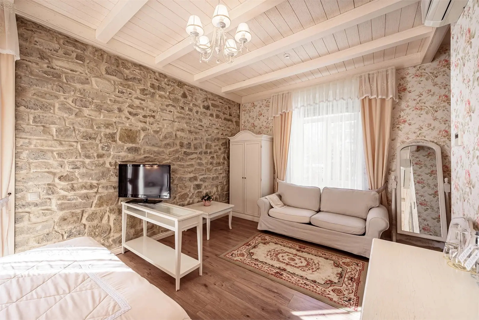 Отель Империал & Champagne-spa