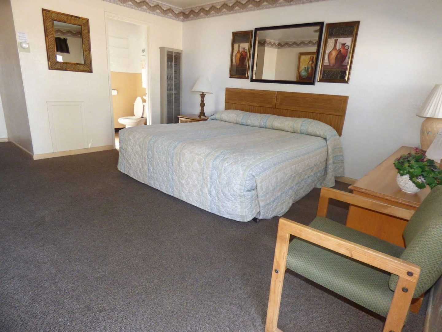 Rainbow Inn & Cottages