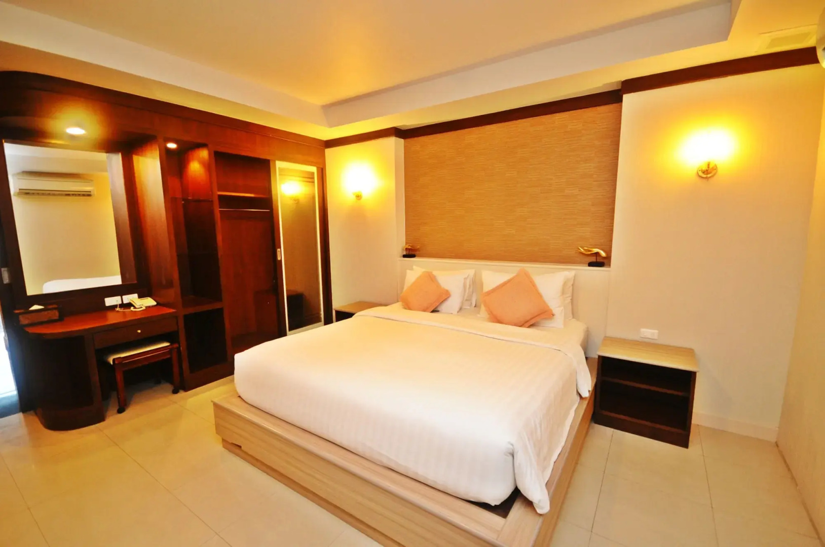 Lanta Sand Resort & Spa