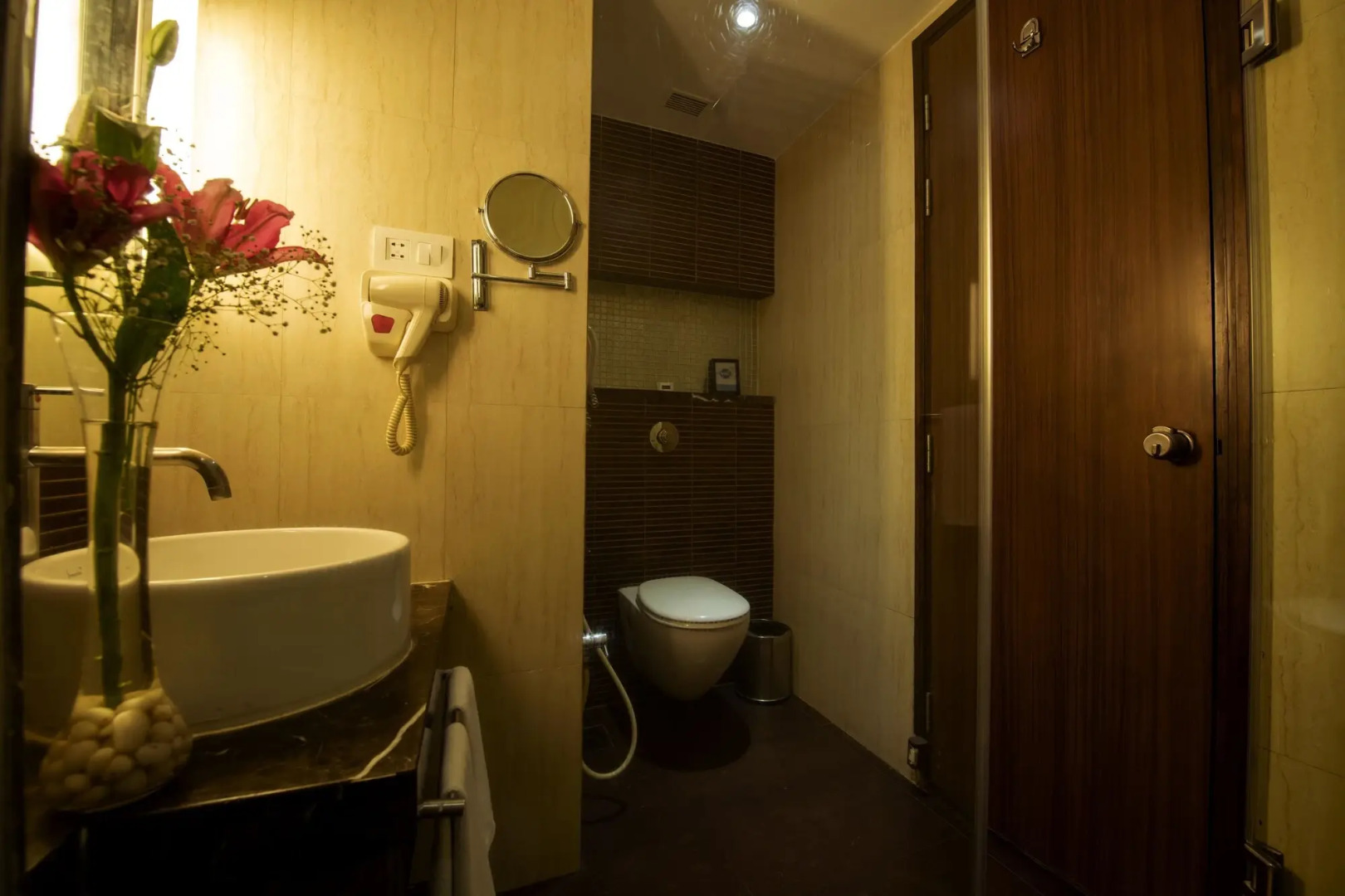 Express Inn The Business Luxury Hotel