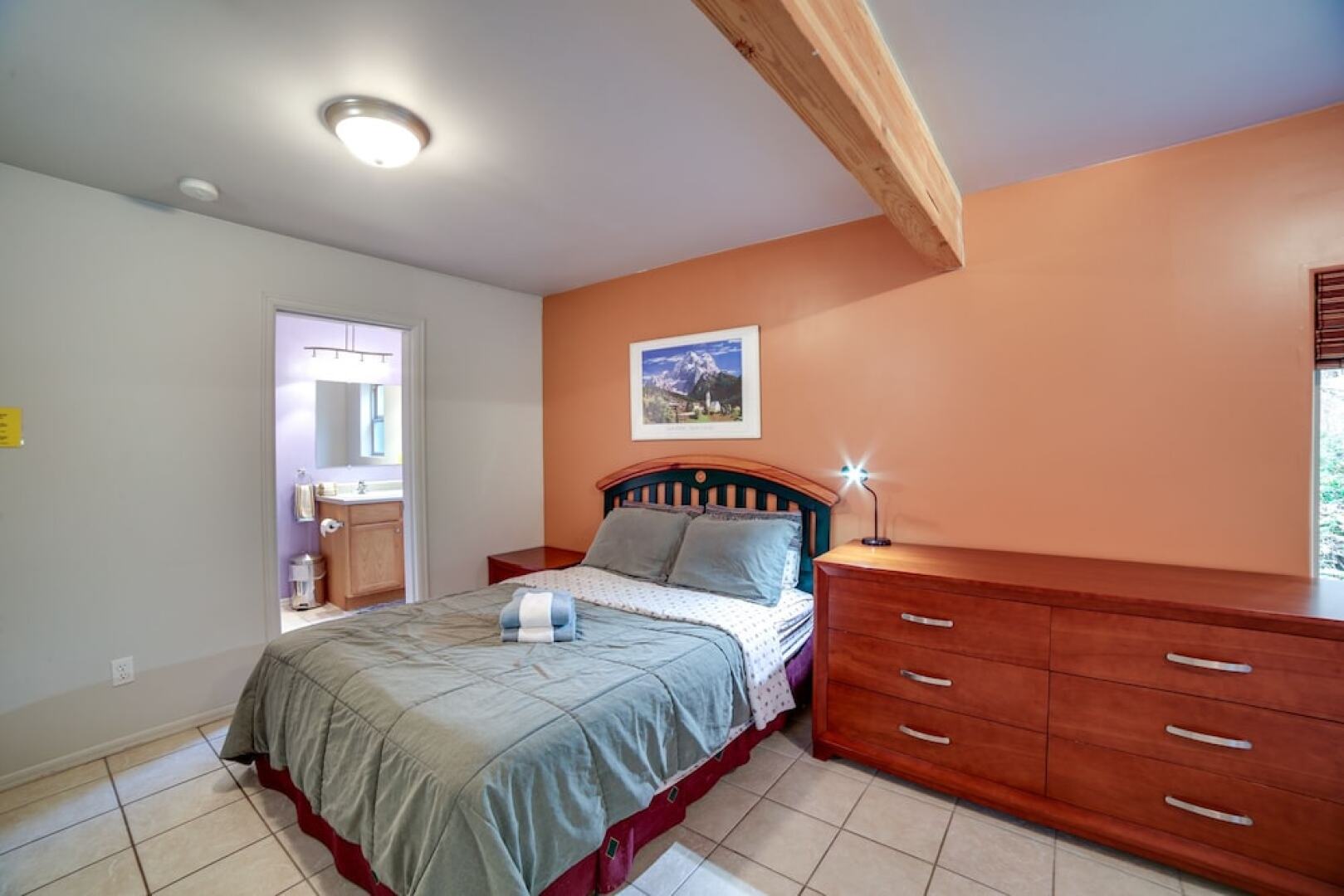 Mt. Baker Lodging Cabin 40 – Pool Table, Sleeps 11! by MBL