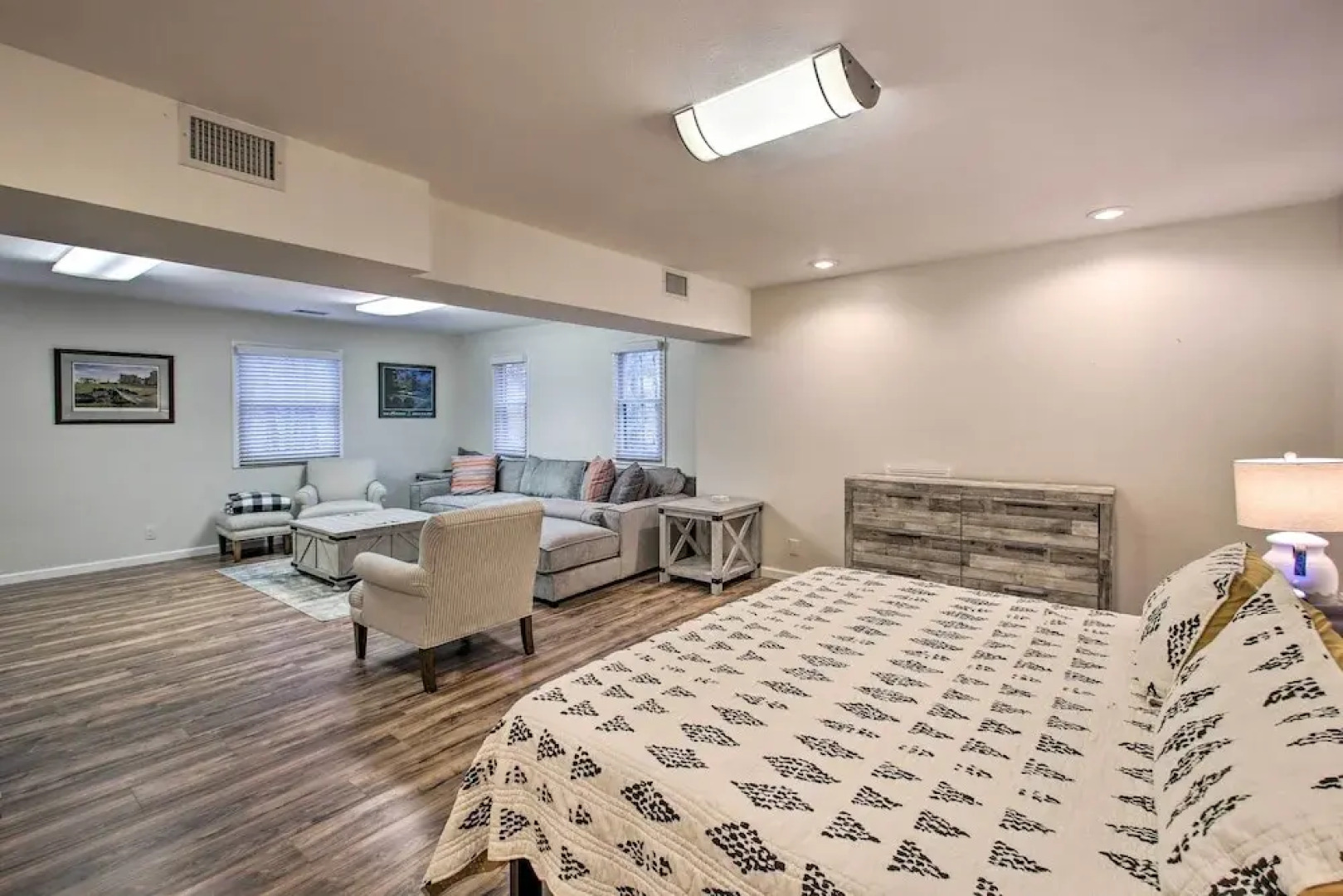 15 Mi to Hot Springs Nat'l Park: Home w/ Fire Pit!