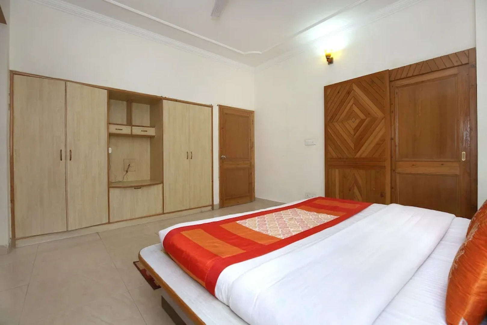 OYO 10208 Home Valley View 2BHK Kasauli