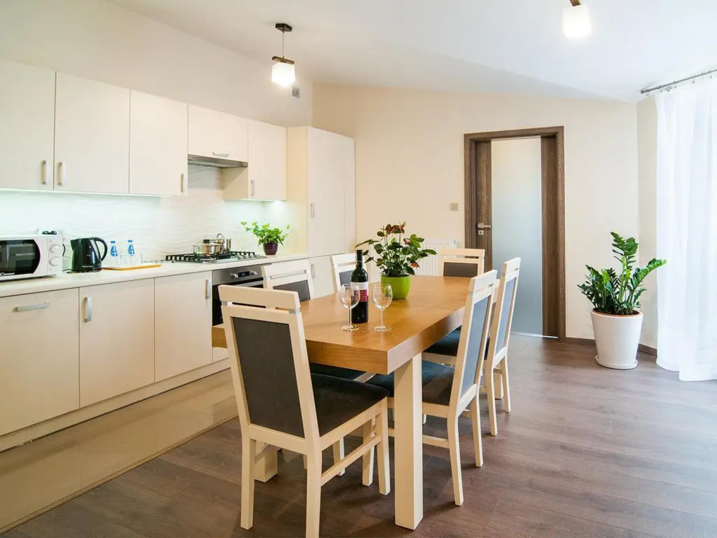 Fragola Budget Rooms & Apartments