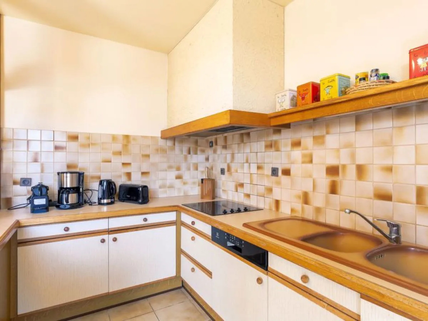 Cremiou Beach (KER215)