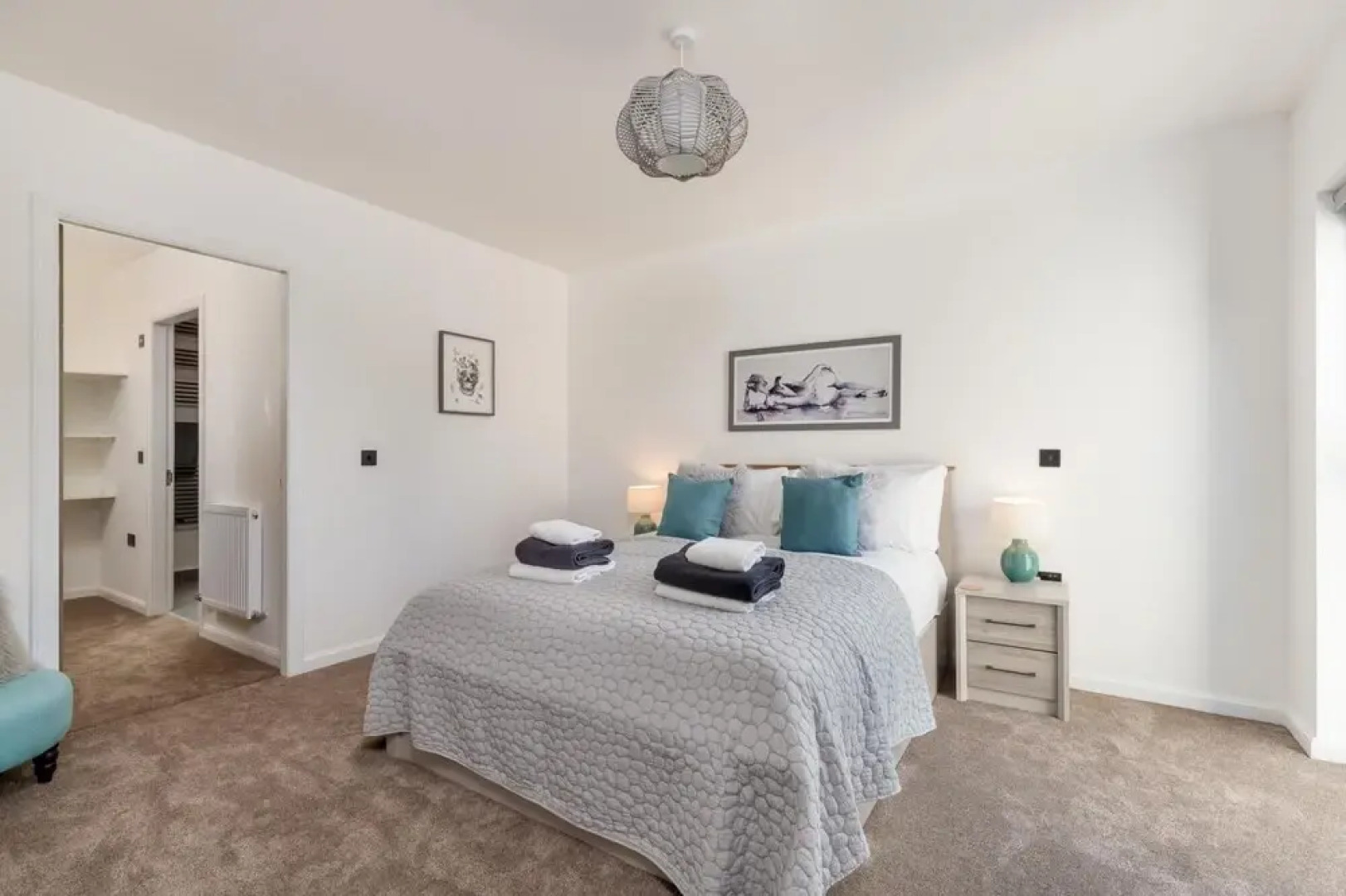 HOT TUB Entire 3 bed Penthouse East Lothian Luxury Apartment w Gdn Hot Tub, Musselburgh