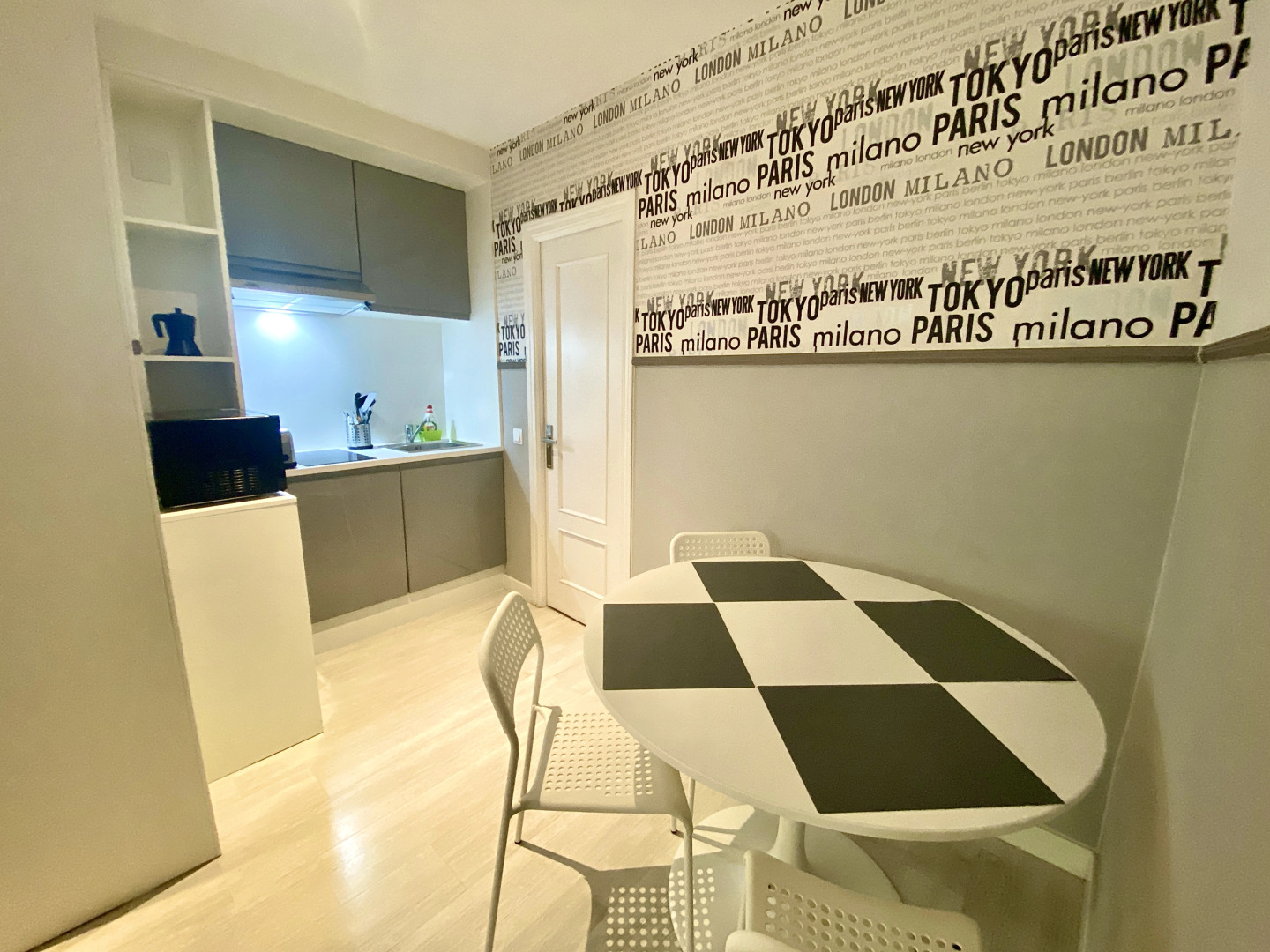 Far Home Gran Vía - Hostel