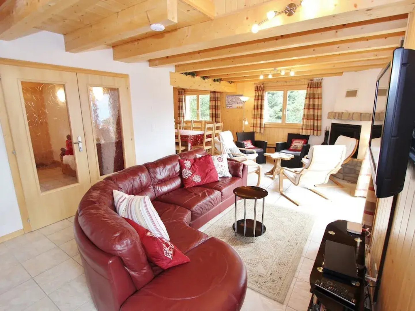 Luxury Chalet with Hot Tub in La Tzoumaz