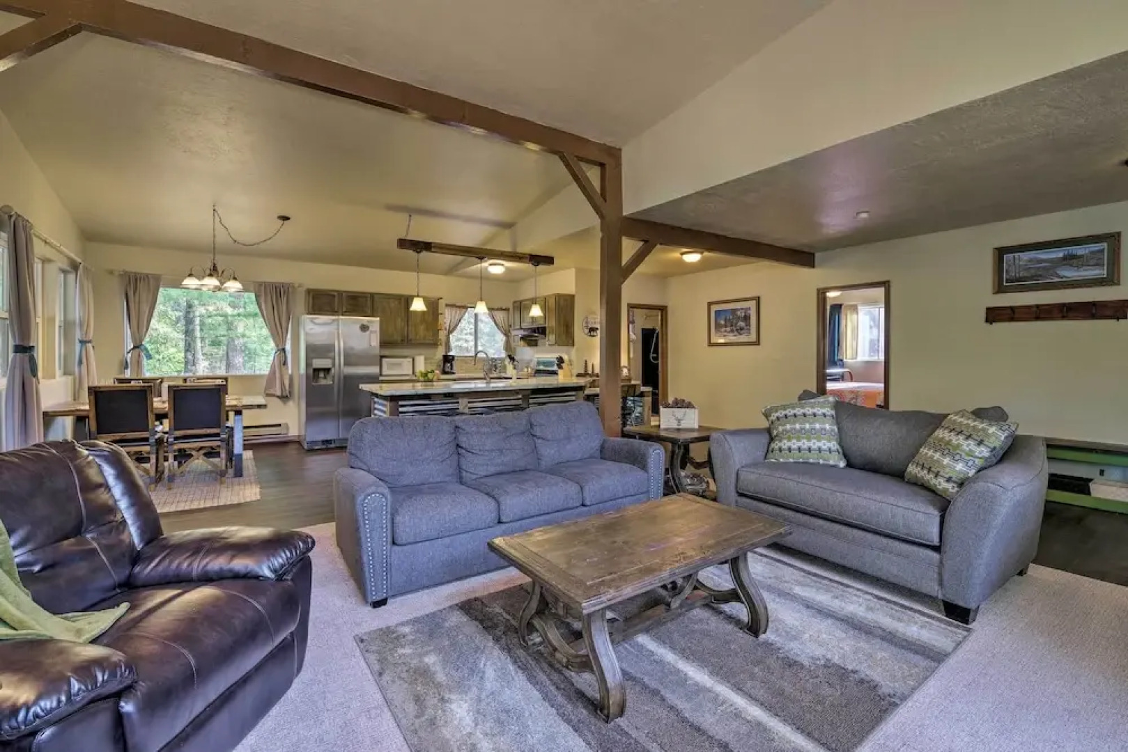 Private Cabin, 5-min Drive to Hot Springs & Golf!