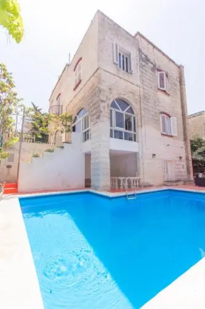 Basecamp Guest House