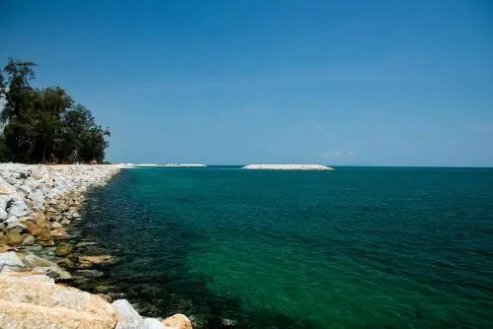 Beachland Guesthouse