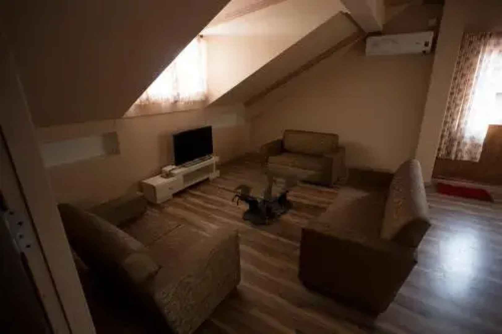 LBL Lodge & Restaurant