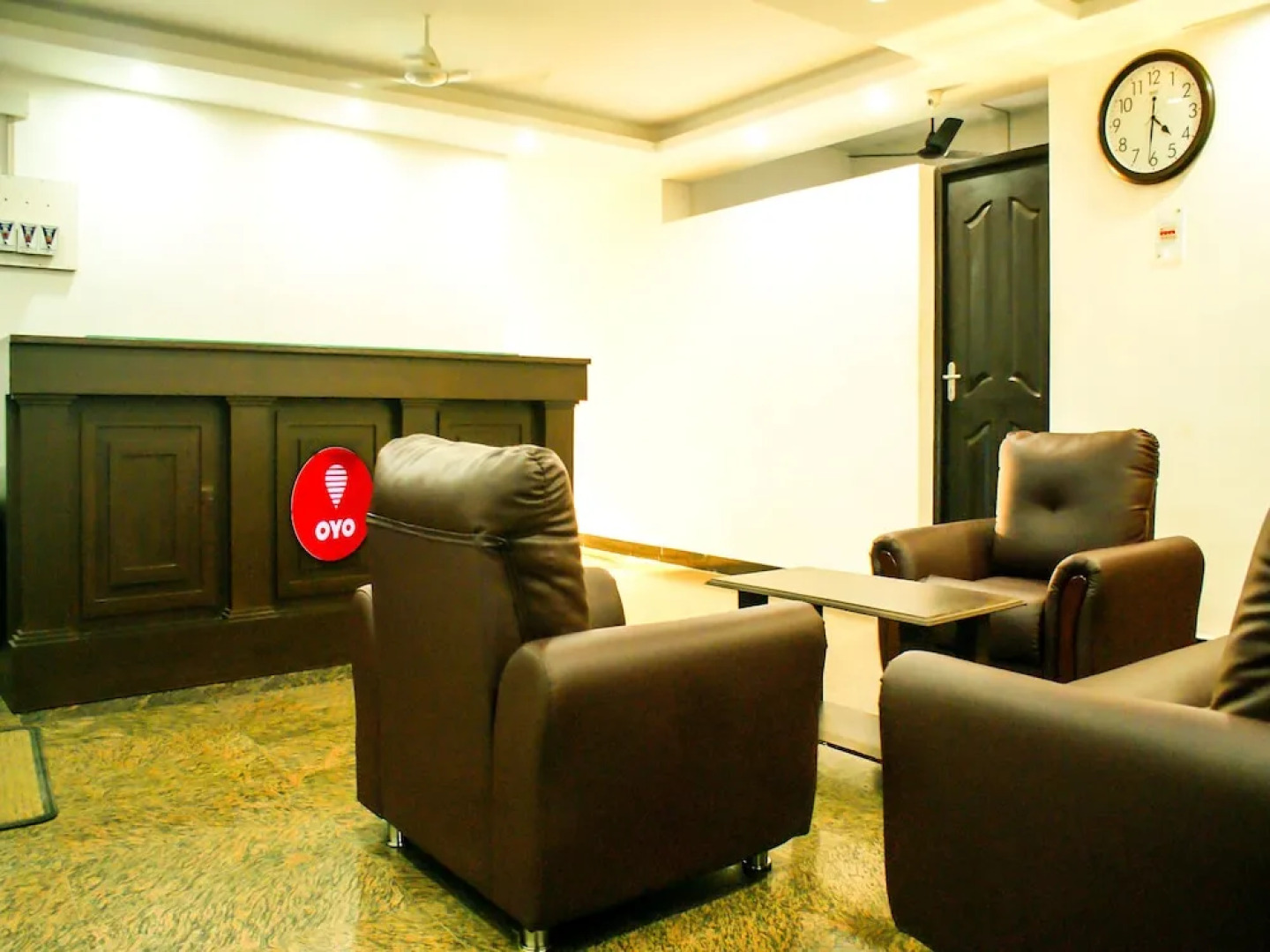 OYO 9902 Nedumparambil Residency