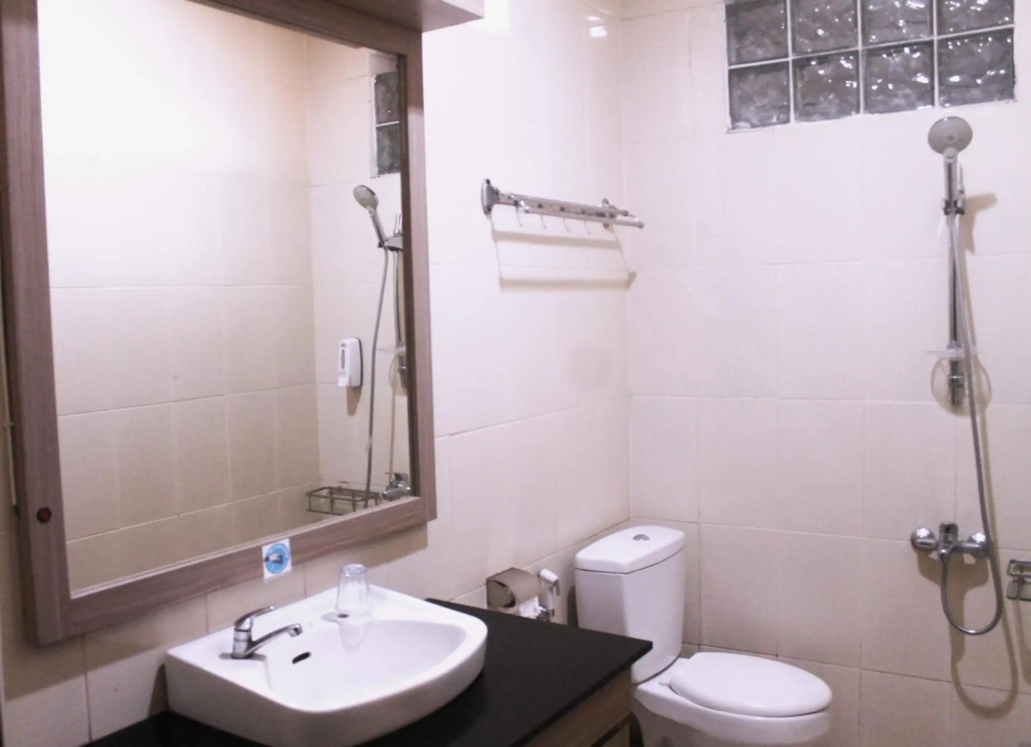 Aleyra Hotel and Villa Garut