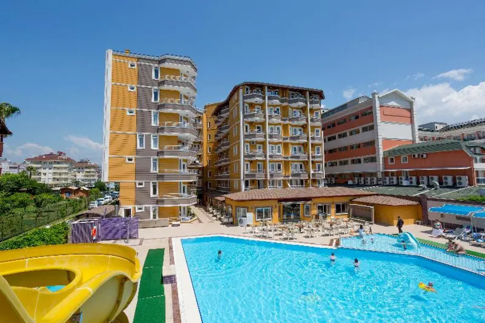 Senza Inova Beach Hotel