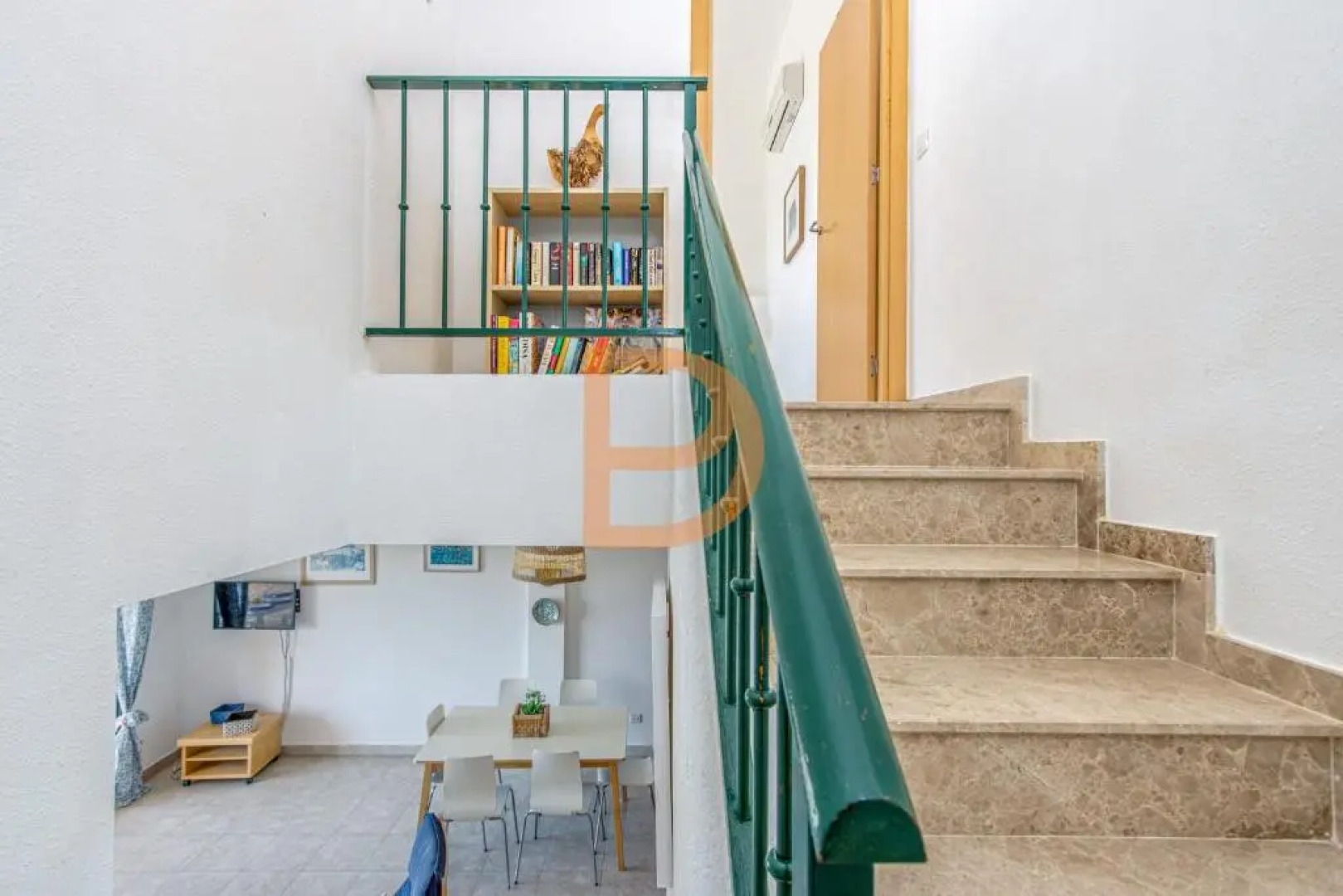 Beautiful apartment for 6 people with pool, parking and wifi - 10 minutes from the beach