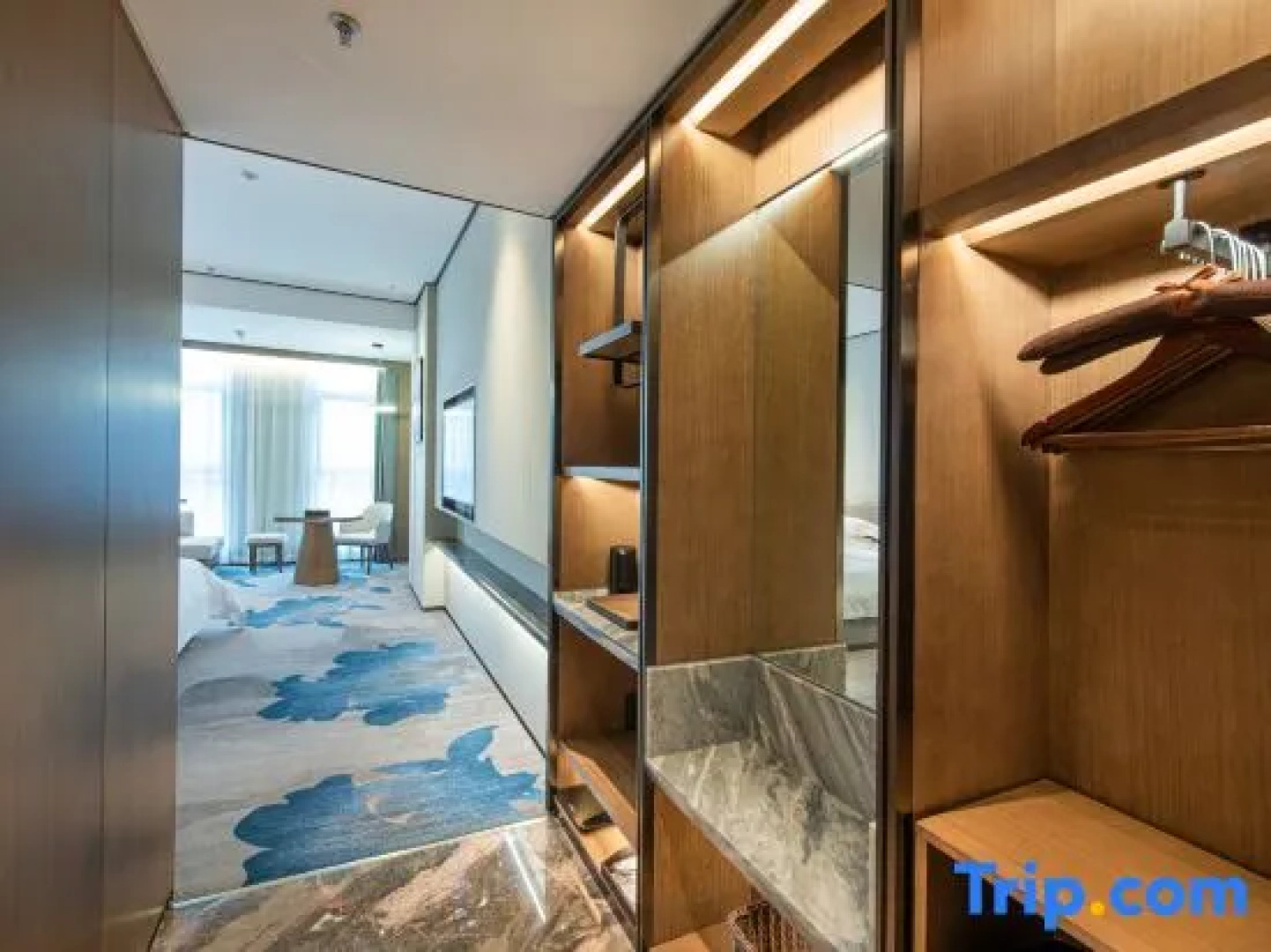 Qunhao Hotel (Guigang Sports Center Store)