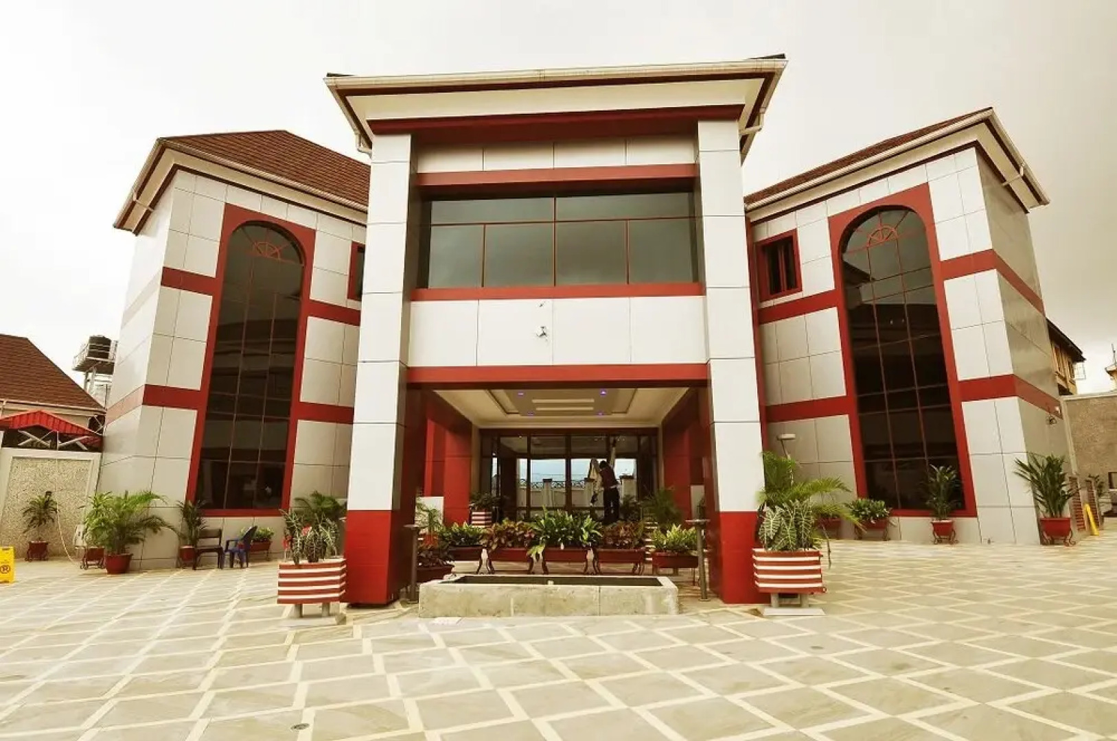 Soprom Hotel & Suites