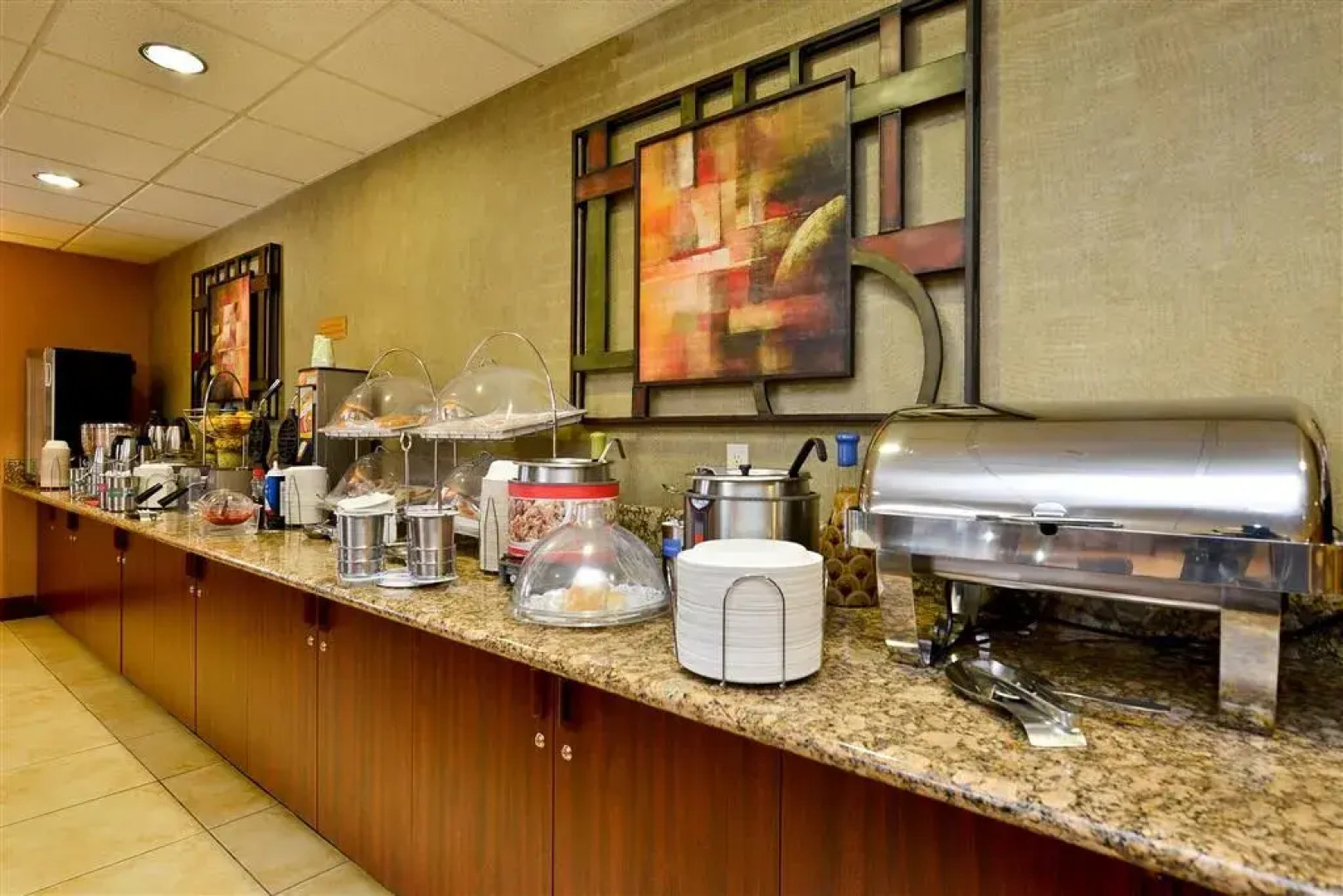 Best Western Plus Cascade Inn & Suites