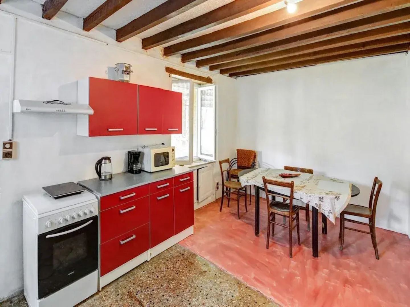 Traditional Holiday Home in Brinon sur Beuvron