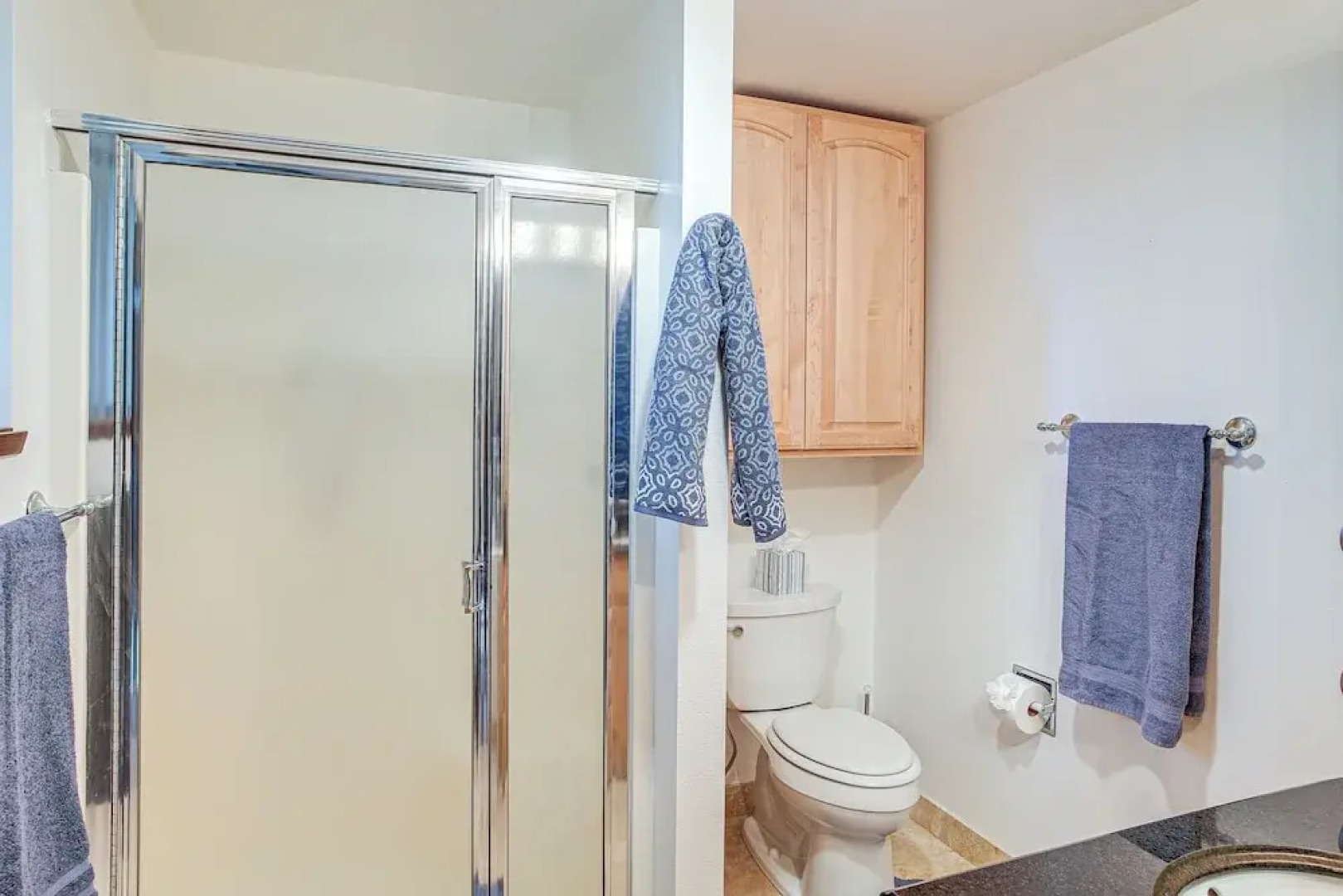 Spokane River Access & Fire Pit: Post Falls Cabin