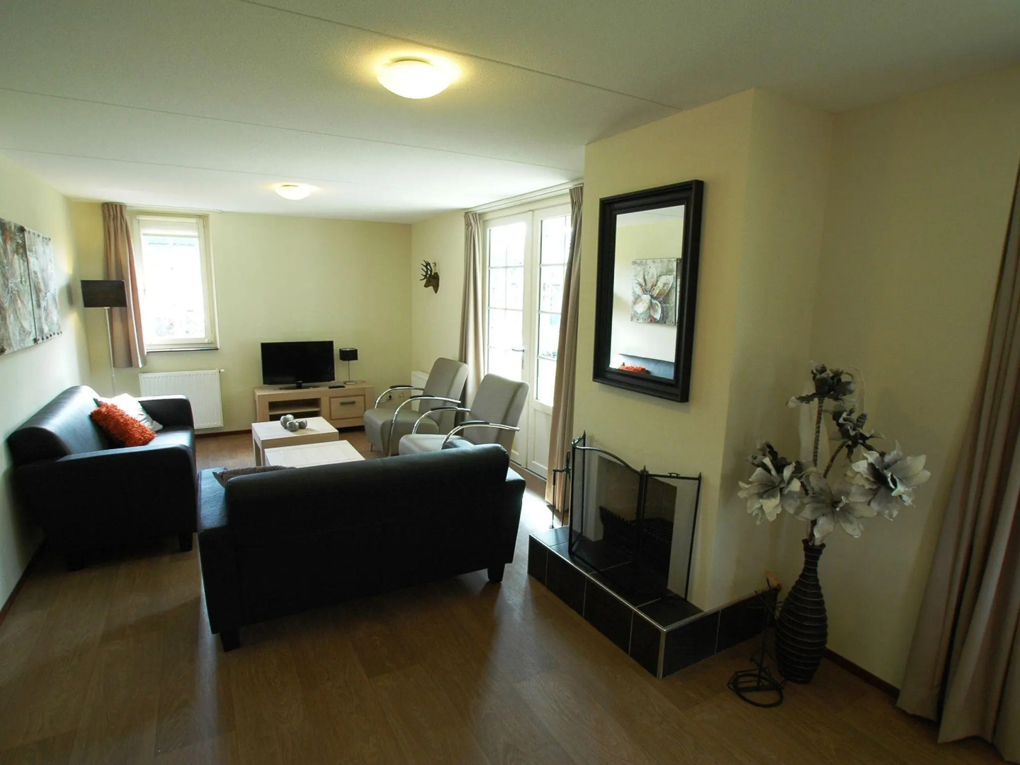 Detached Villa with Outdoor Fireplace near Veluwe