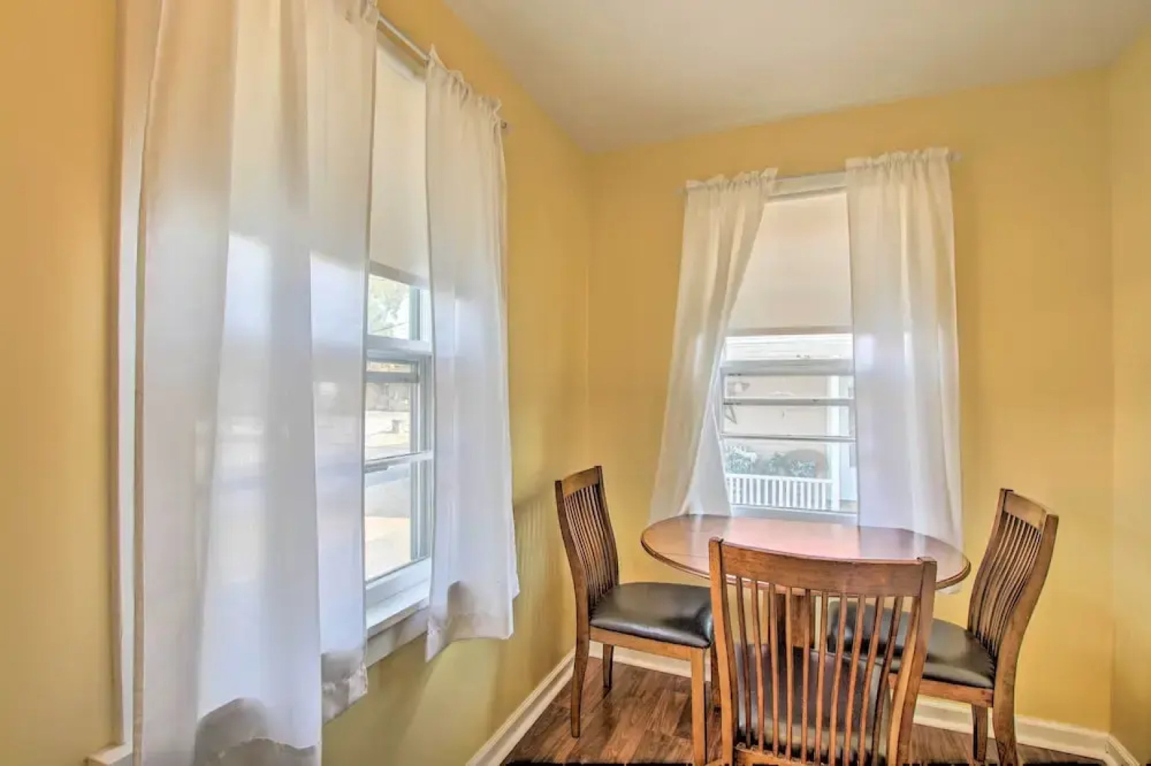 Cottage w/ Yard, Walk to Historic Attractions