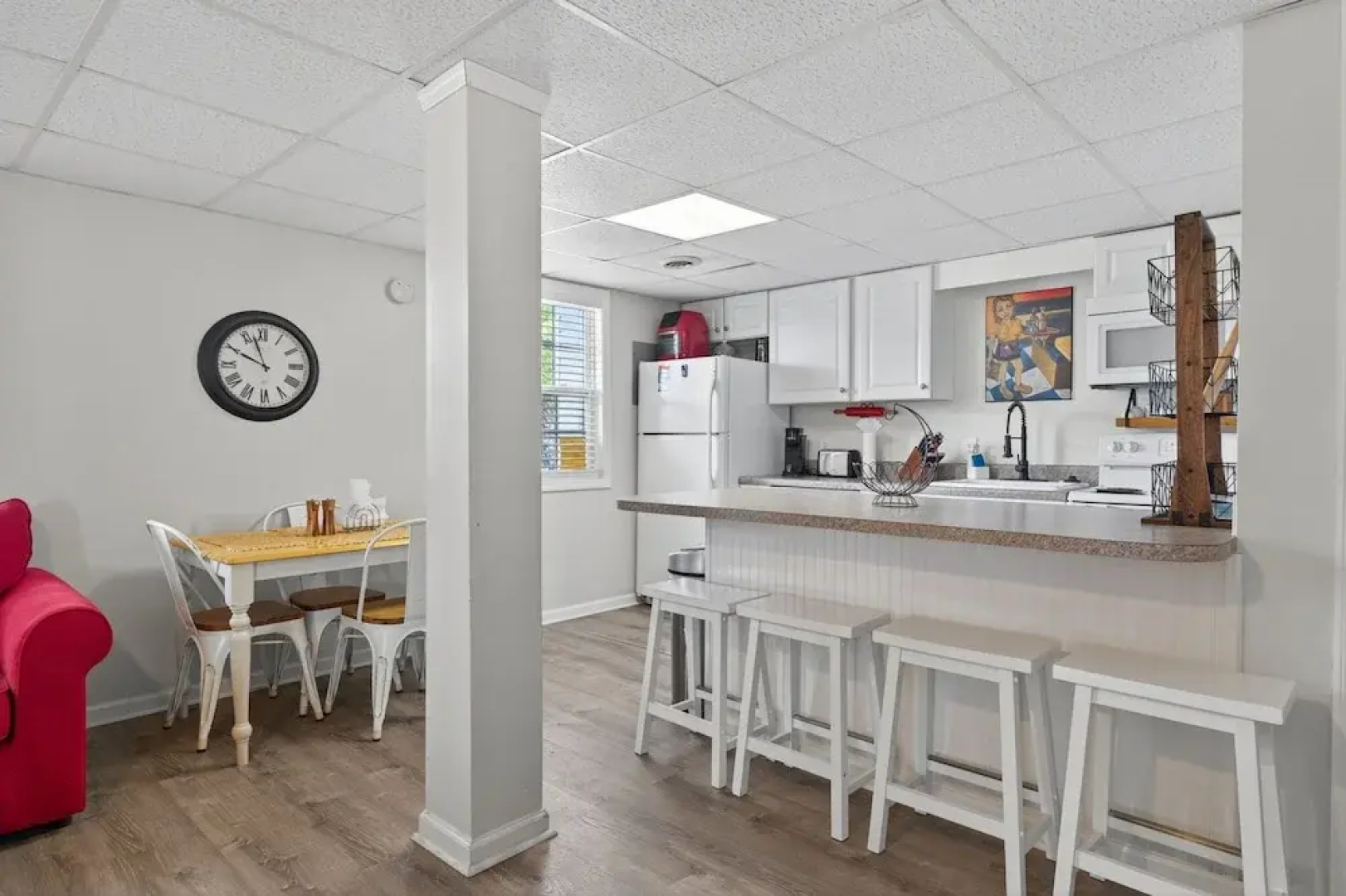 Coastal Retreat Steps From Private Beach 2 Bedroom Apts